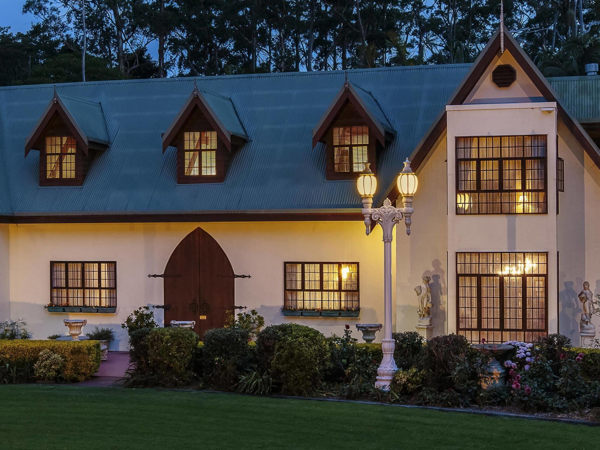 Mt Tamborine Stonehaven Manor Hotel Gold Coast Exterior photo