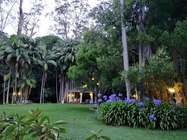 Mt Tamborine Stonehaven Manor Hotel Gold Coast Exterior photo